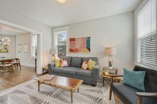 Mid-Century Townhome Steps from Restaurants #DCottage - Washington, D.C. - 9