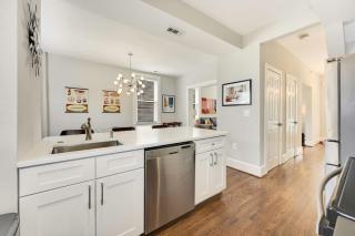 Mid-Century Townhome Steps from Restaurants #DCottage - Washington, D.C. - 5
