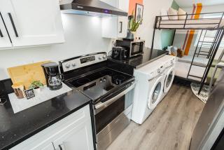 St Louis Hideaway Private Modern Comfort Near Strip - 6