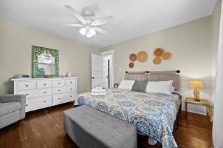 Walk to Churchill & Cardinal Stadium Near SDE - 9