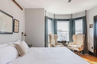 Industrial Loft Offers Historic Feel with Modern Amenities 3BR & 2BA #DCottage - Washington - 0