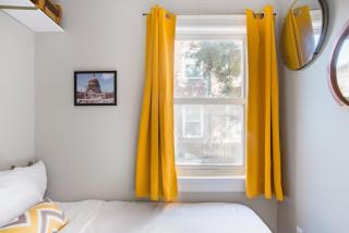 Mid-Century Marvel Steps from Restaurants Bars and Markets 3BR & 2BA - Washington - 8