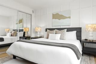 Cozy 1BR Retreat with King Bed in Royal Oak - 5