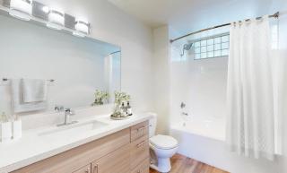 Top Floor Executive in Marina - Los Angeles - 3