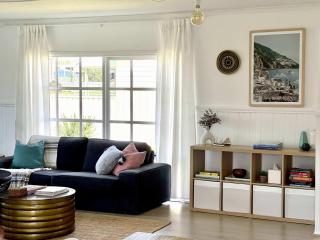 ROBE TWO FIVE - Pet friendly outside WiFi - Robe - 4