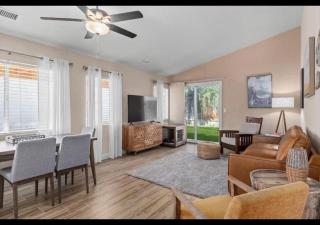 Modern Southwest Escape 2 Master Bedrooms - Bakersfield - 9