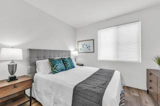 Top Floor Executive in Marina - 1