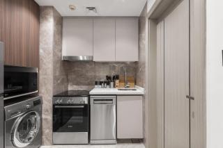 Luxury Studio at JW Marriott Dubai Marina - Views, Free Pool, Near Beach and Sea - 7