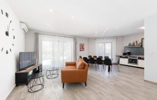 Nice Home In Srinjine - Srinjine - 9
