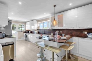 Sea Downs House with Free Parking By My Getaways - Peacehaven - 7