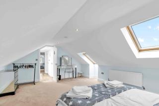 Sea Downs House with Free Parking By My Getaways - Peacehaven - 4