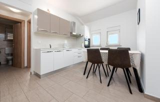 Amazing Apartment In Krusevo With House Sea View - Kruševo - 7