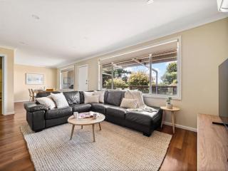 Eagle Bay Beach House - 300m to the beach! - 5