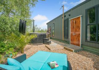 Four Lakes Retreat In One - Newport - 8
