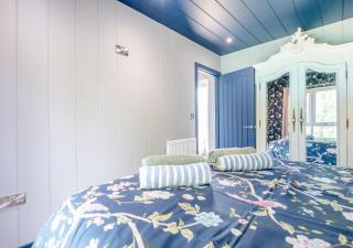 Four Lakes Retreat In One - Newport - 1