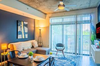 Simple, Roosevelt Row, Sleeps 8, Pool, Gym, Parking - Phoenix - 0