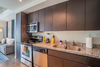 Adorable 1BD - Central Downtown - Gym, Pool, Parking - Phoenix - 8