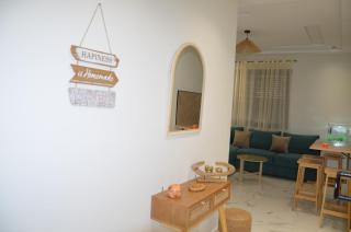 Cozy Apartment close to amenities - 9