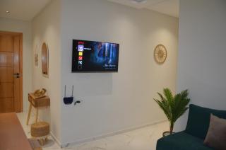 Cozy Apartment close to amenities - 8