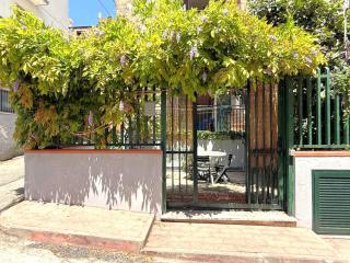 Historical Center with Garden "The Beach and The Cliff" 4 - 3