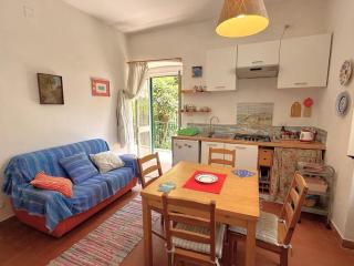 Historical Center with Garden "The Beach and The Cliff" 4 - 0