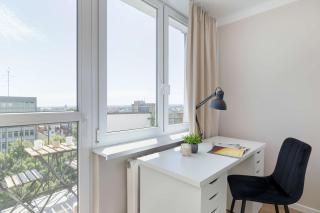 High Apartment with a View of the Old Town by Noclegi Renters - Cracovia - 1