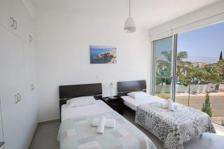Villa Ochosto Chrysos - Stunning 5 Bedroom Protaras Villa - Close To Fig Tree Bay Beach - Protaras - 2