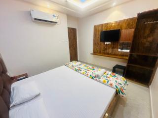 Radhe Krishna Homestay - 1