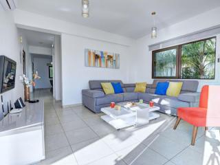 Villa Protaras Paralia, Spacious 4Bdr Central Protaras Villa, Close To Fig Tree Bay Beach - Protaras - 5