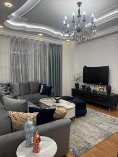 Luxury Apartment with Jacuzzi and Balcony - Yerevan - 0
