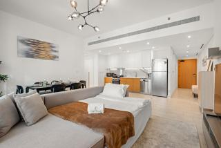 Stylish 1BR Apartment in JBR with Beach Access & Dubai Marina Views - 9