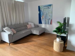 Central urban nest with pool gym pool free parking - 4