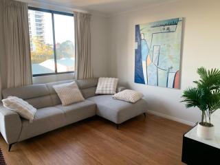 Central urban nest with pool gym pool free parking - 8