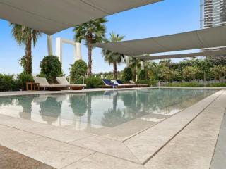 Stylish 1BR Apartment in JBR with Beach Access & Dubai Marina Views - 4