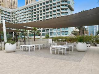Stylish 1BR Apartment in JBR with Beach Access & Dubai Marina Views - 1