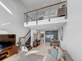 Parnell Escape l Enormous Loft Apartment l Shops - Auckland - 5