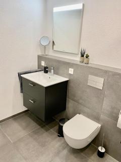 Moderne Wohlfühl-Oase mit traumhaftem Ausblick - - 4