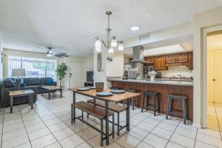 The West Valley Stay - Glendale - 2