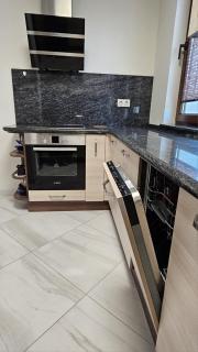 SeaView 2 Bedroom Apartment with Swimming Pool & Pkg - 7