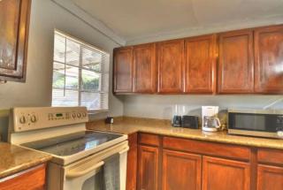 Entire Home Near Cordova Intl Bridge - El Paso - 1