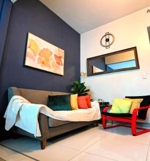 Explore Mitsukoshi Uptown BGC, large TV, fast WIFI - 8