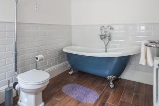 Spacious 4 Bed House - Birmingham - 5