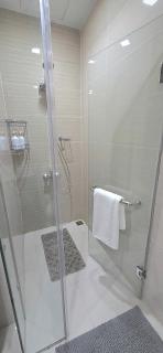 Explore Mitsukoshi Uptown BGC, large TV, fast WIFI - 4
