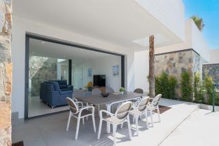 Modern Villa with jacuzzi in Santa Rosalia Lake Resort - Las Casicas - 1