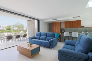 Modern Villa with jacuzzi in Santa Rosalia Lake Resort - Las Casicas - 3