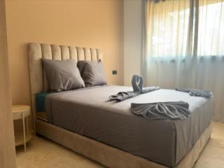 Beautiful 5 bedroom duplex! Pool! - 9