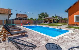 3 Bedroom Stunning Home In Otocac - 6
