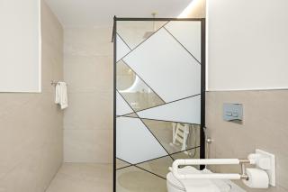 2BR Dubai City Skyline View Near Marina Walk Dining Shops & JBR - 2