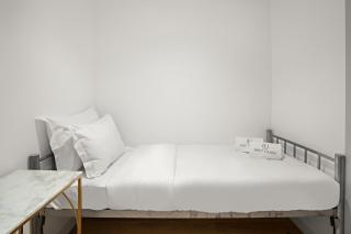 2BR Dubai City Skyline View Near Marina Walk Dining Shops & JBR - 1