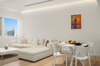 2BR Dubai City Skyline View Near Marina Walk Dining Shops & JBR - 4